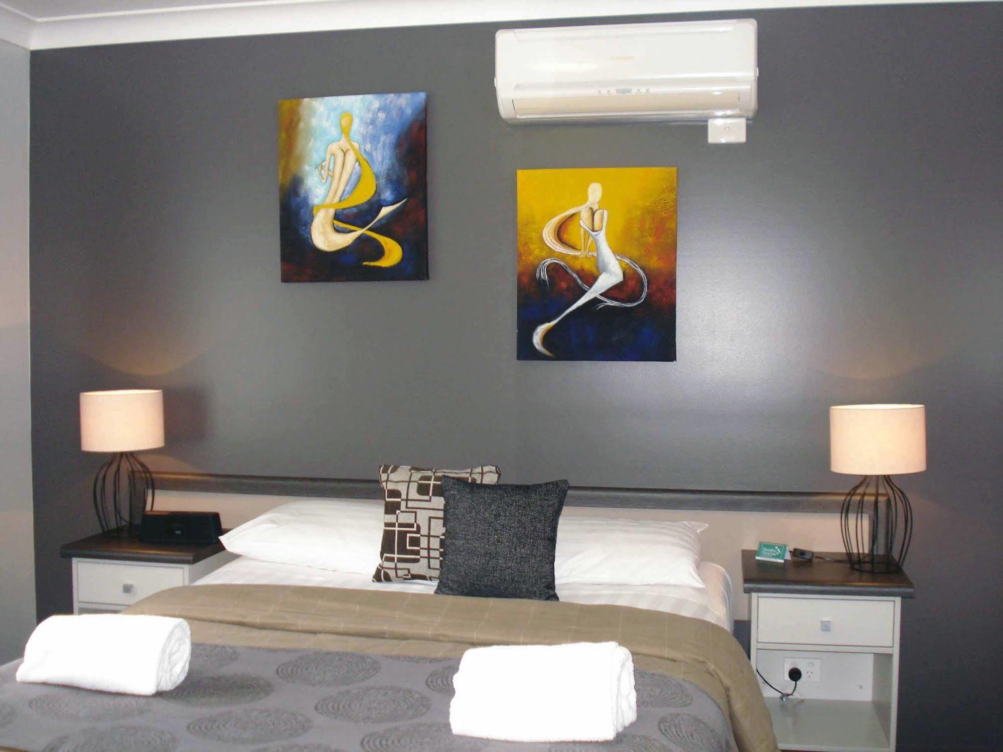 Oakey Motor Inn Екстер'єр фото